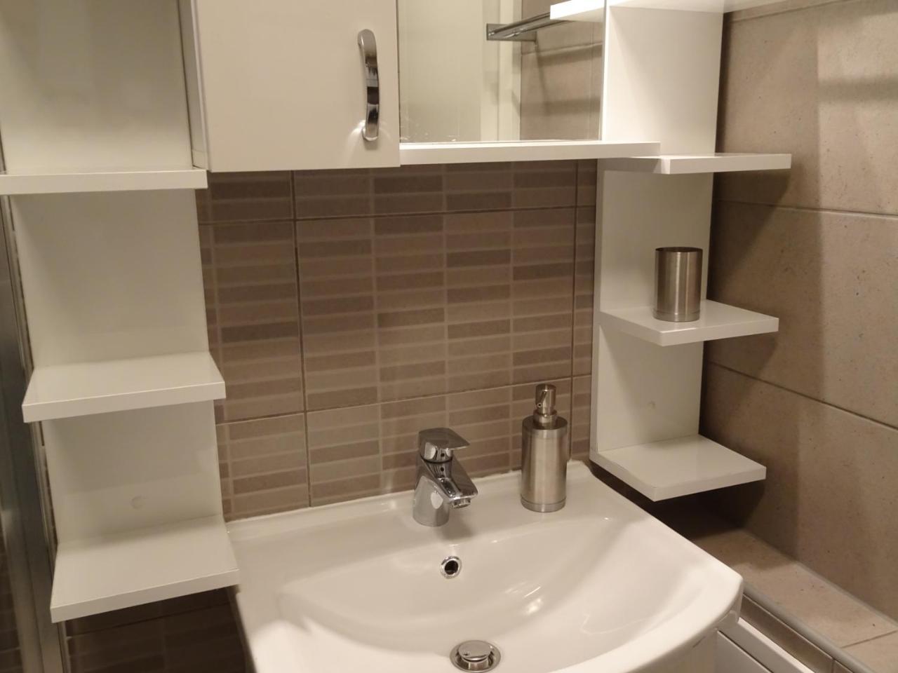 Quiet Apartment In City Center, Free Private Parking Saraybosna Dış mekan fotoğraf
